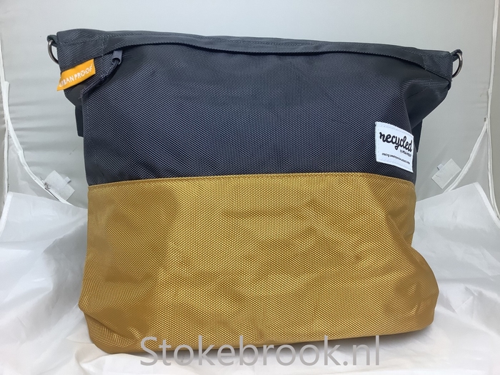 Urban Proof Shopper